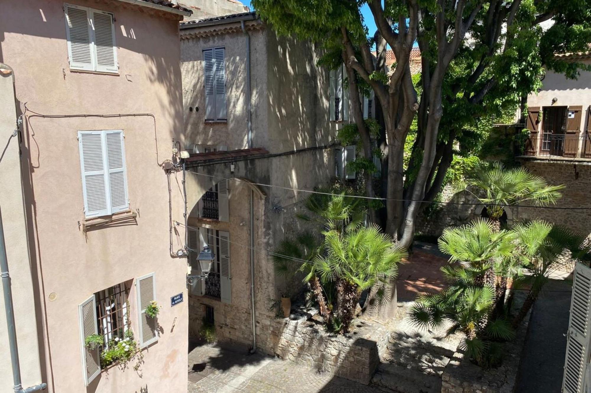 06An - Beautiful Apartment In The Heart Of Old Antibes Esterno foto