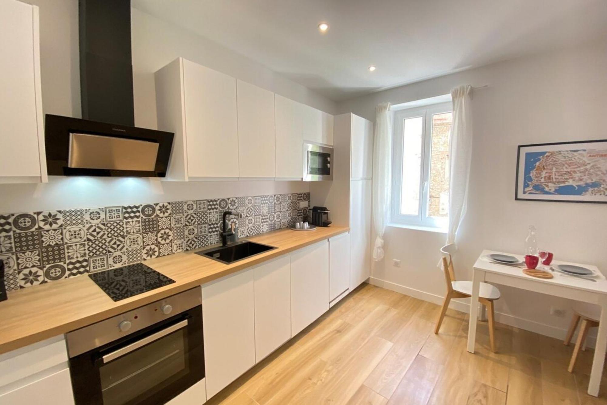 06An - Beautiful Apartment In The Heart Of Old Antibes Esterno foto