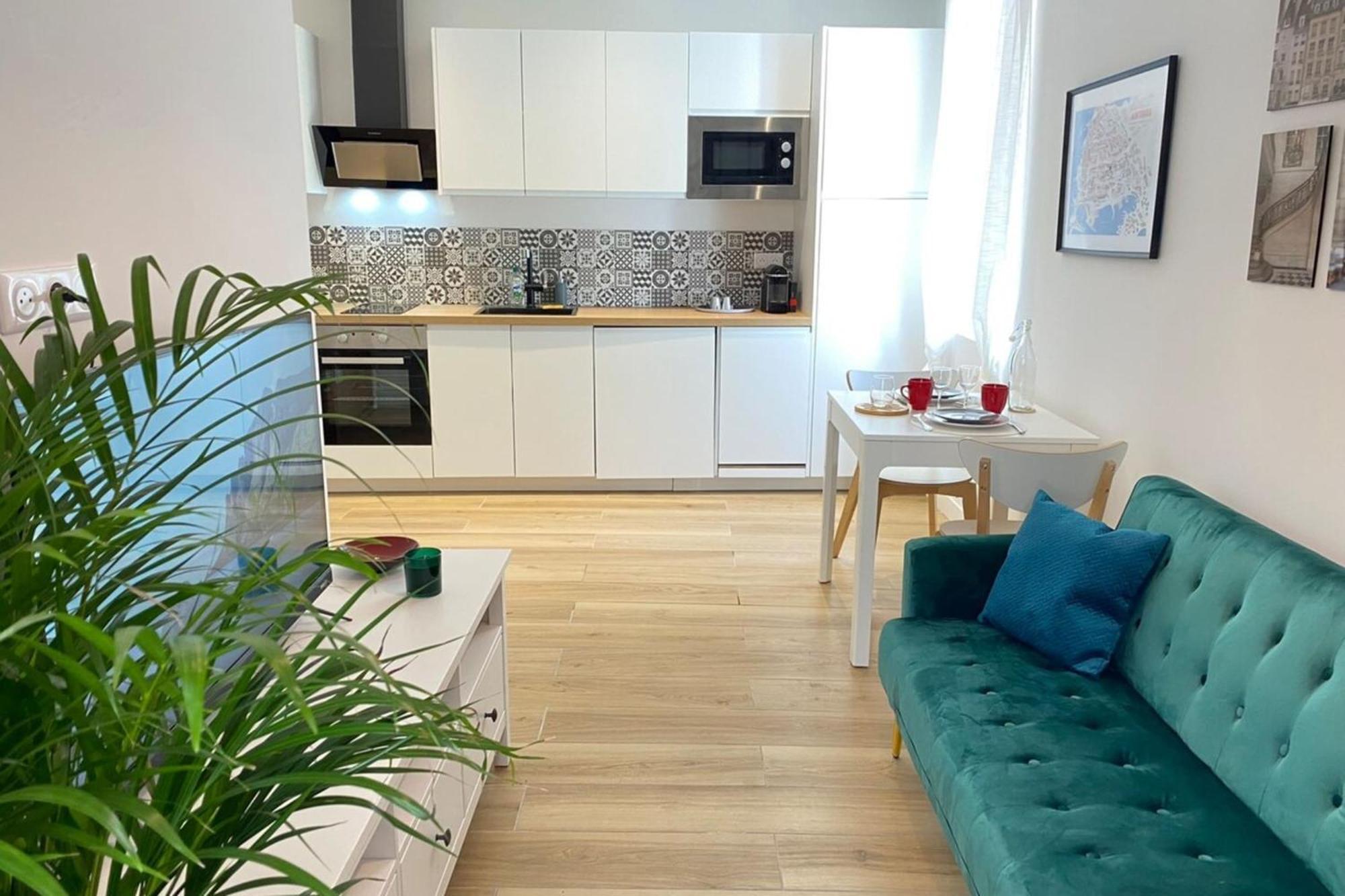 06An - Beautiful Apartment In The Heart Of Old Antibes Esterno foto